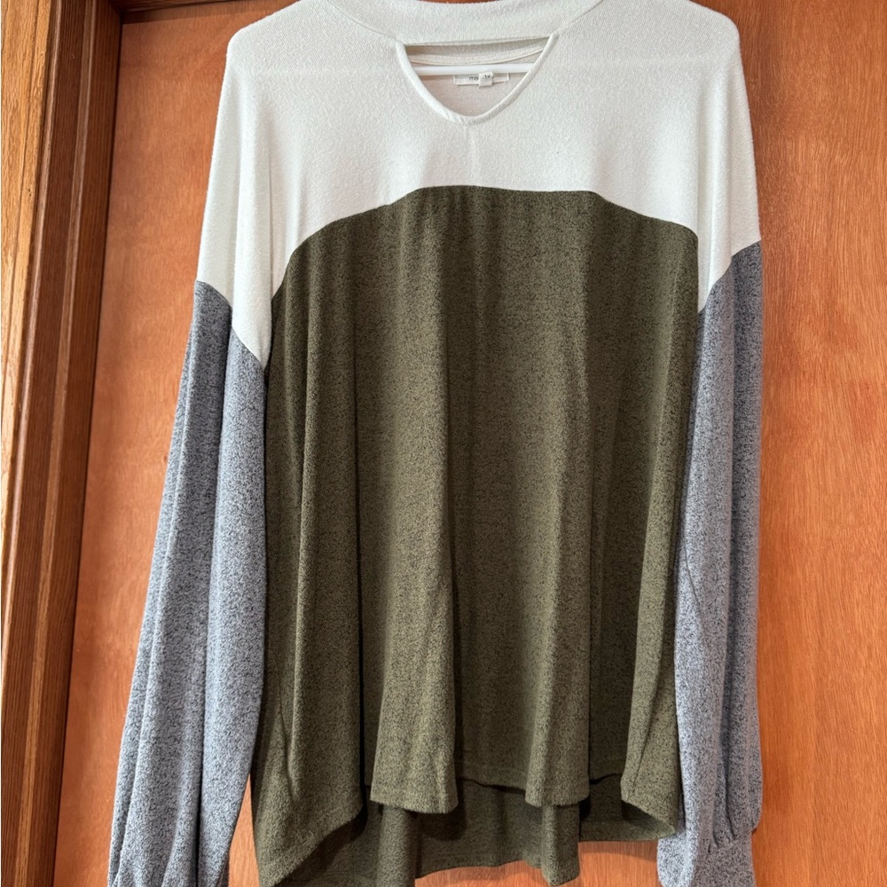 Maurices Green and White Color-Block Long Sleeve Hoodie